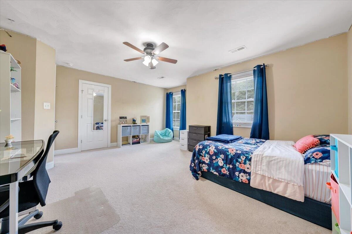 6014 Crumpacker DR - Photo 31