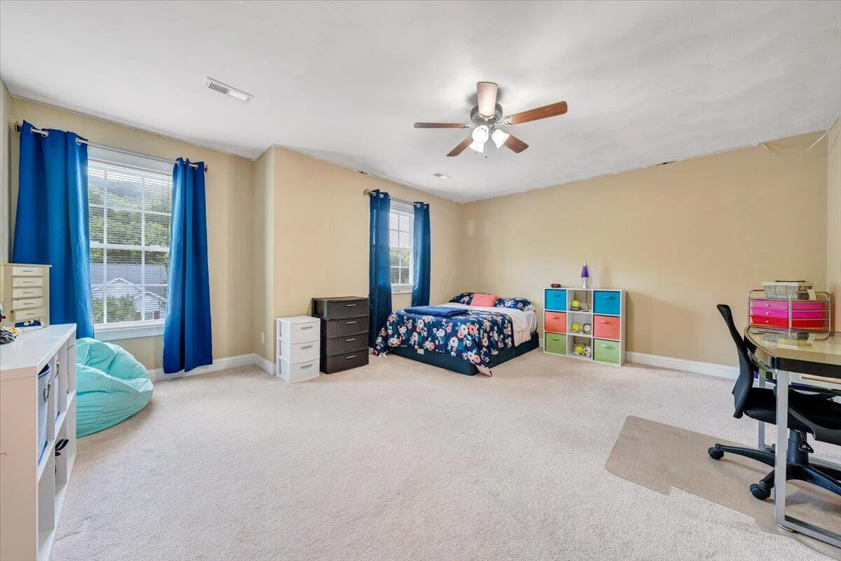 6014 Crumpacker DR - Photo 32