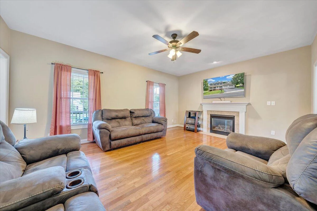 6014 Crumpacker DR - Photo 5