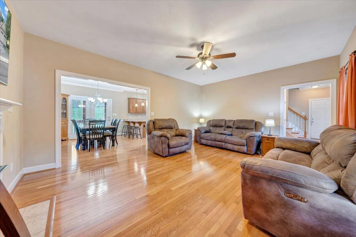 6014 Crumpacker DR - Photo 6