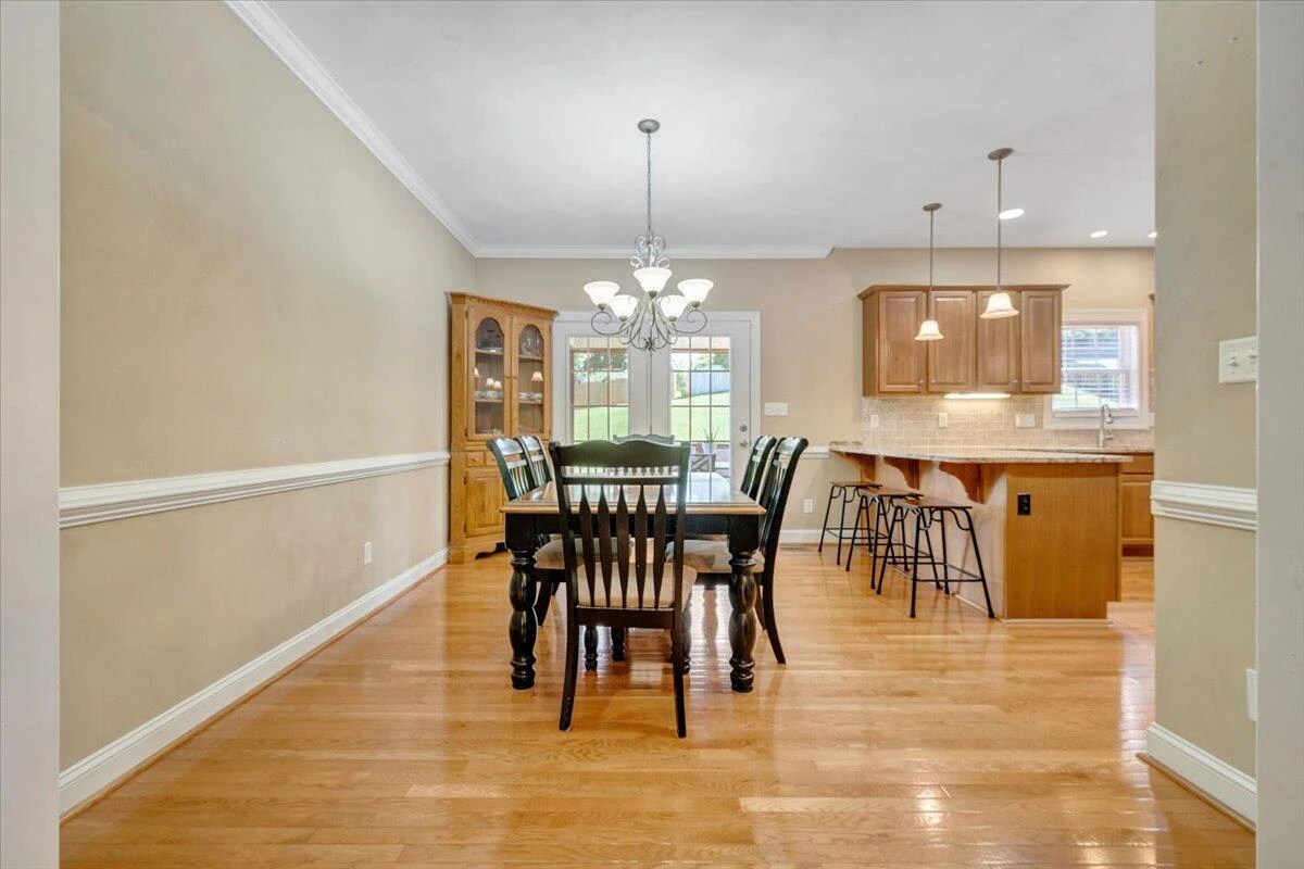 6014 Crumpacker DR - Photo 9