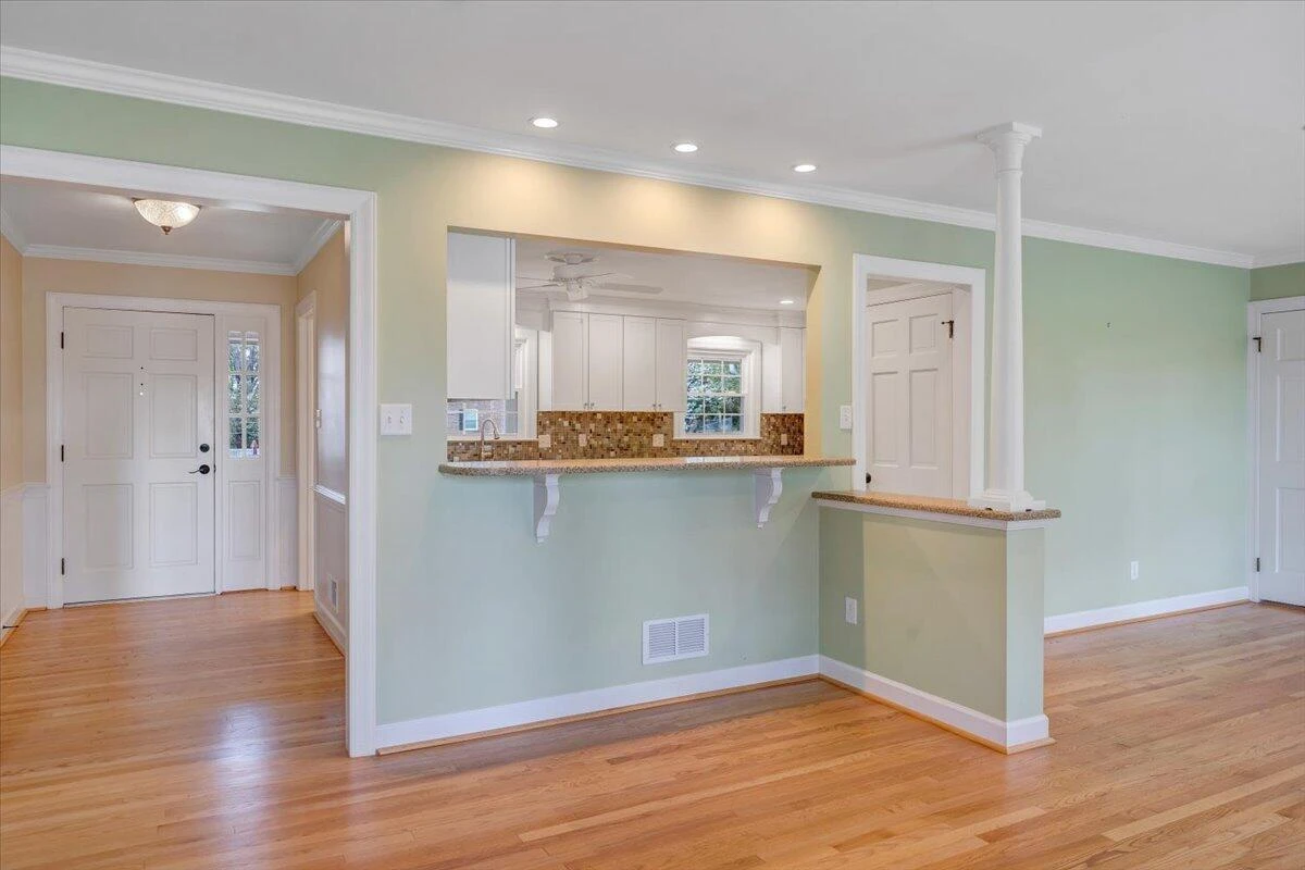 1505 Meadowview LN - Photo 18