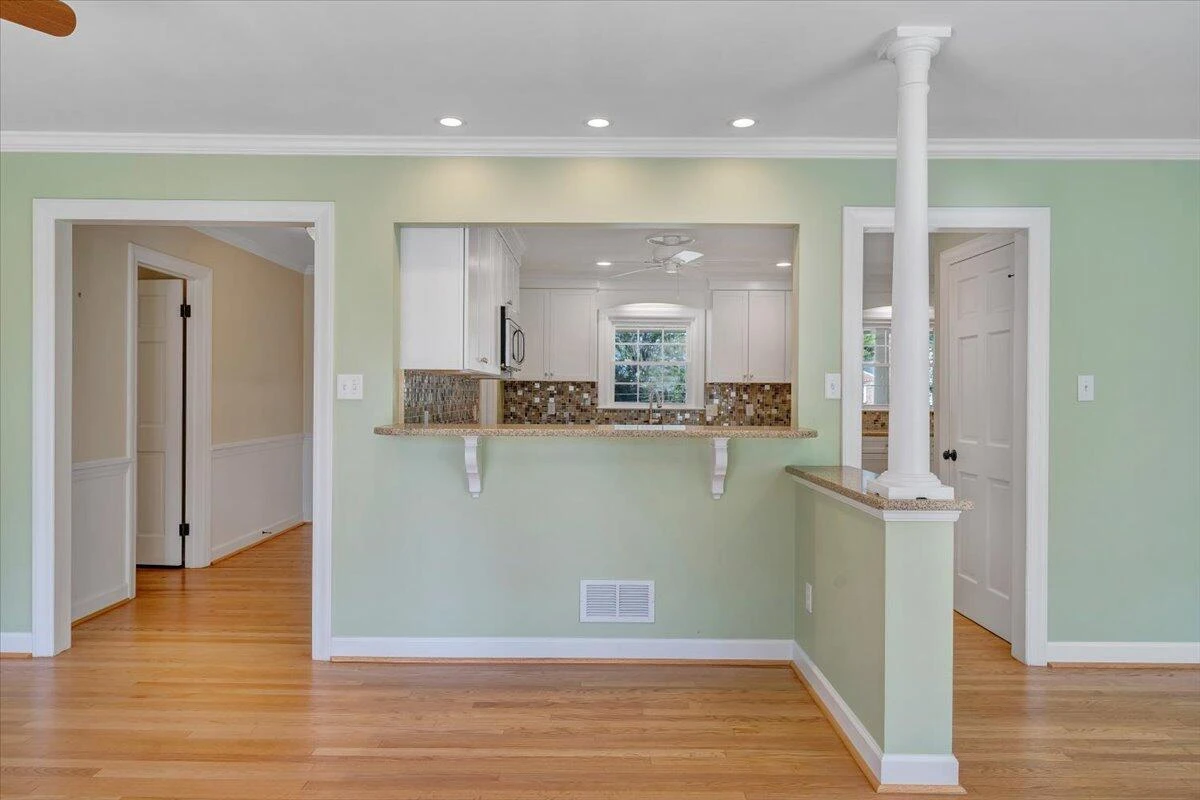 1505 Meadowview LN - Photo 19