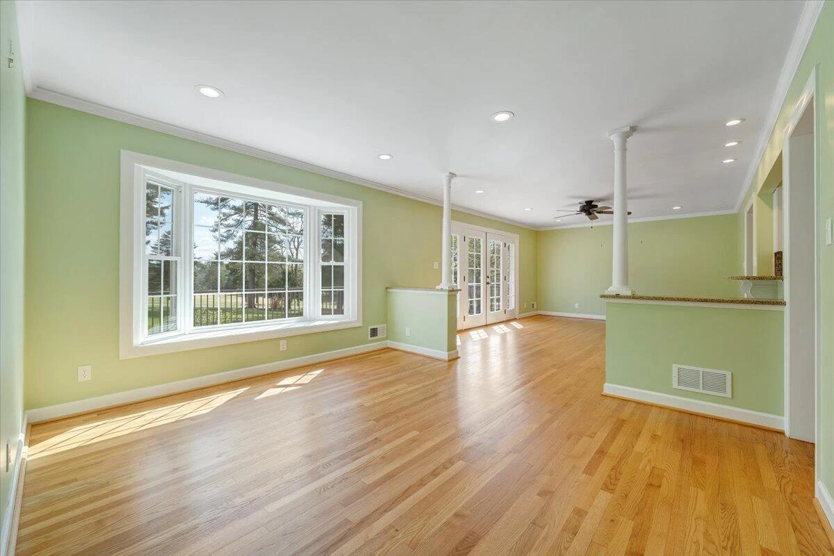 1505 Meadowview LN - Photo 24