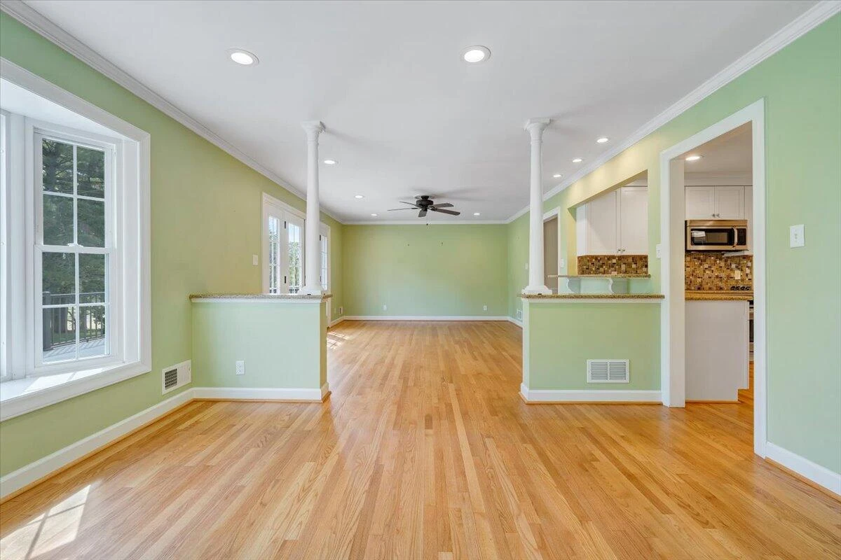 1505 Meadowview LN - Photo 25
