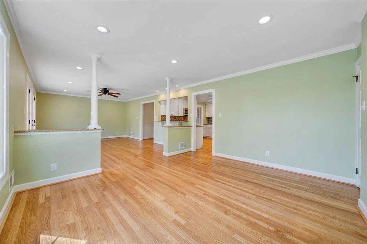 1505 Meadowview LN - Photo 26