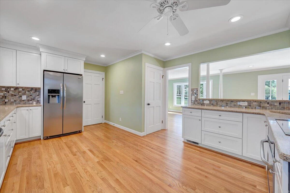 1505 Meadowview LN - Photo 27