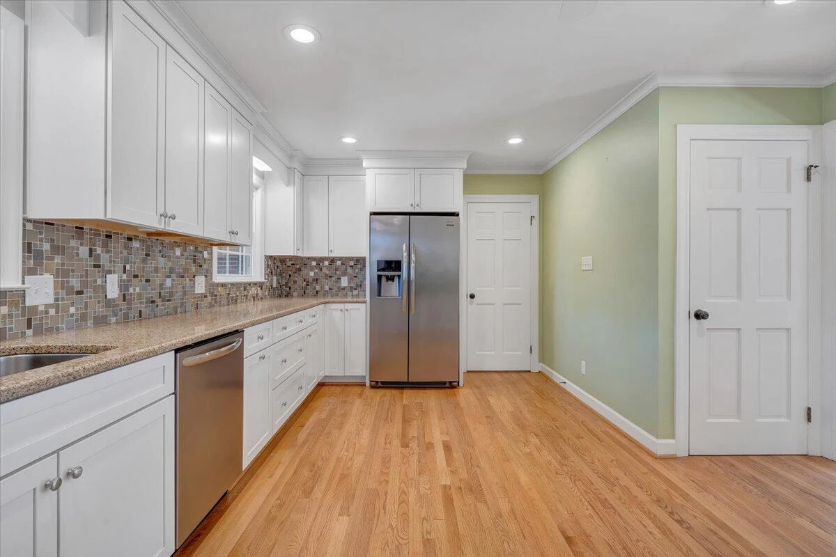 1505 Meadowview LN - Photo 28