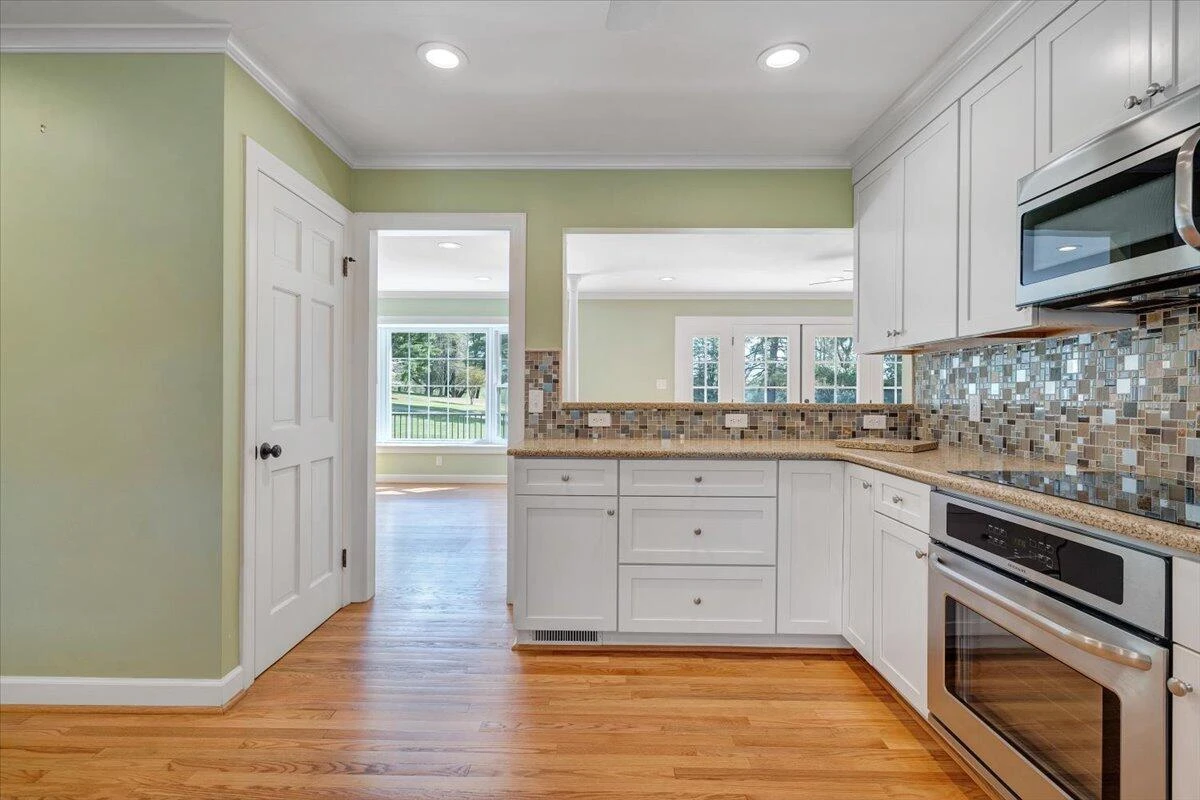1505 Meadowview LN - Photo 33