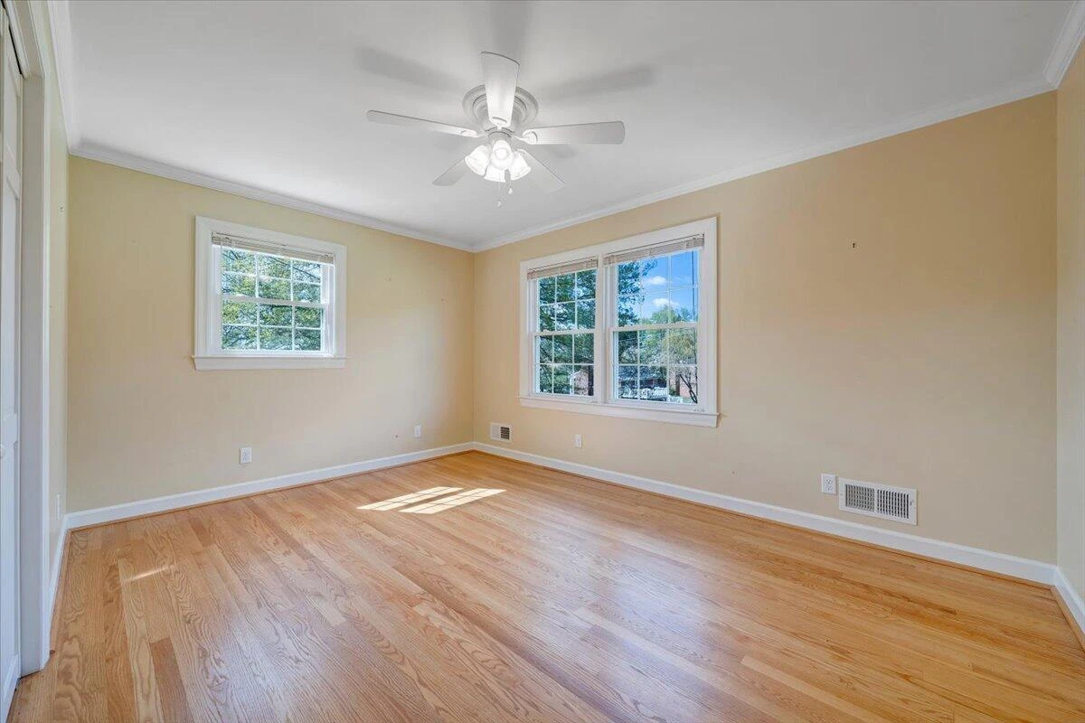 1505 Meadowview LN - Photo 54