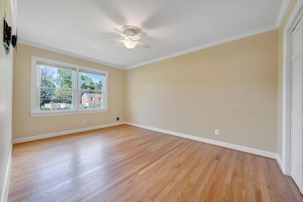 1505 Meadowview LN - Photo 57