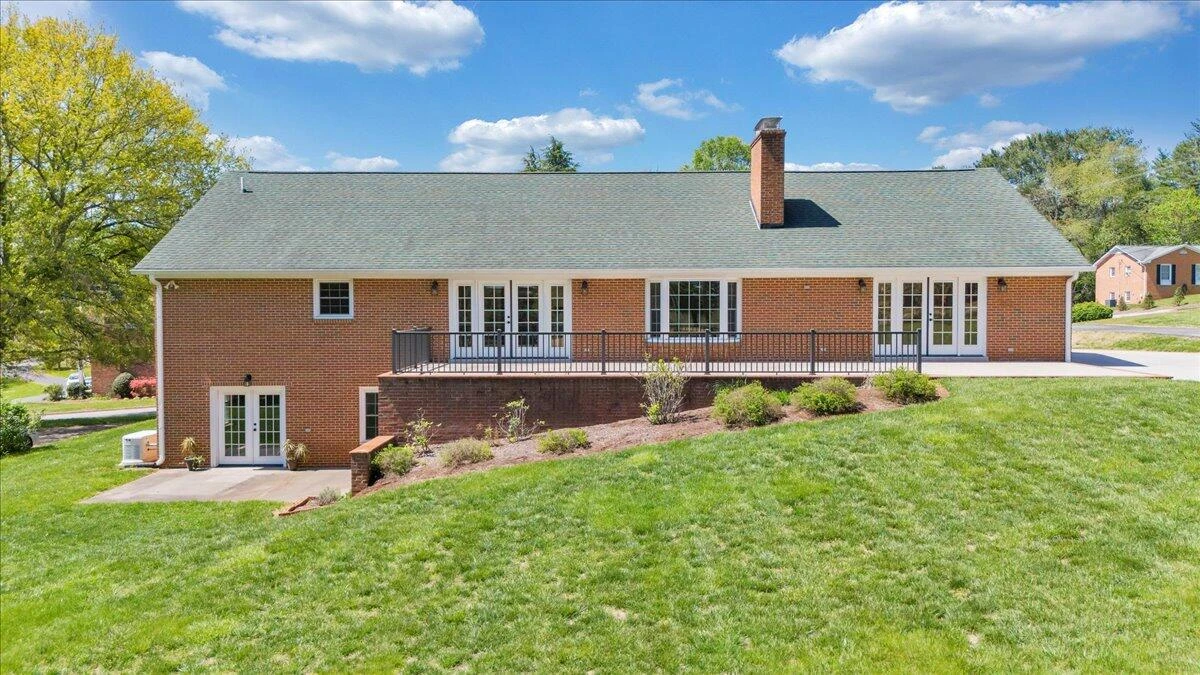 1505 Meadowview LN - Photo 61