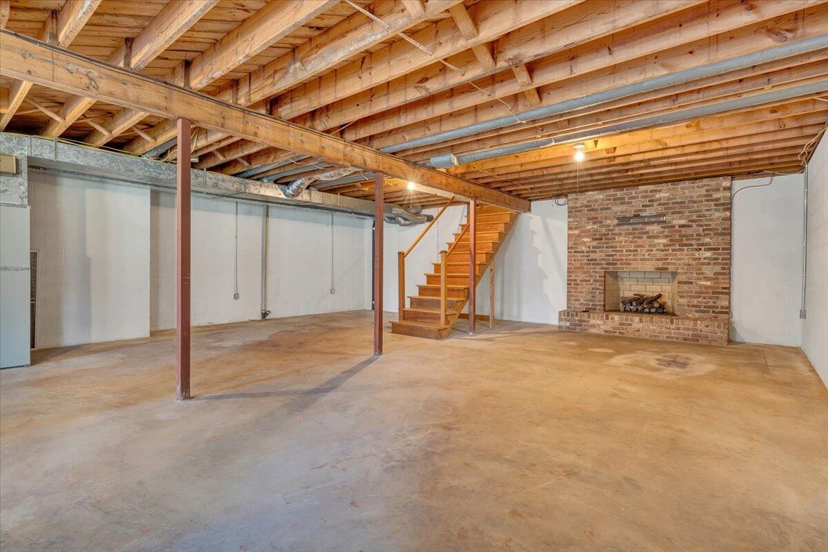 1505 Meadowview LN - Photo 66