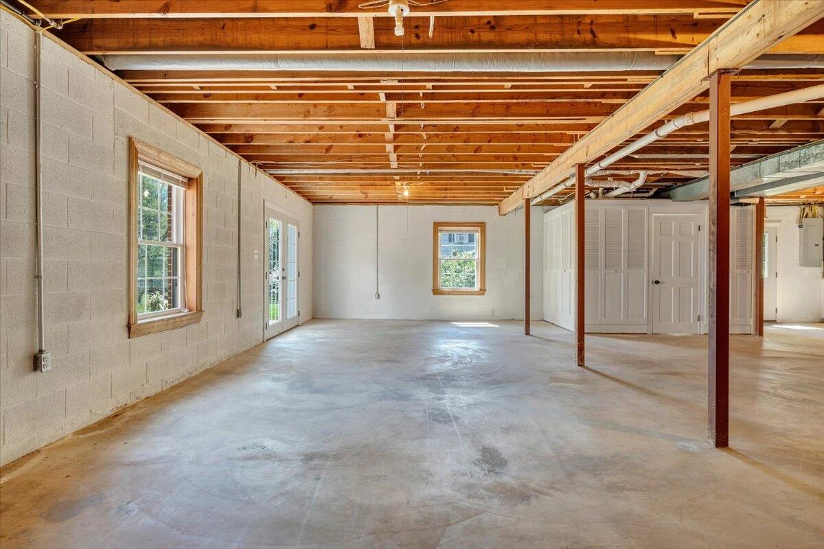 1505 Meadowview LN - Photo 69