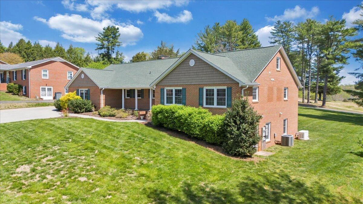 1505 Meadowview LN - Photo 81