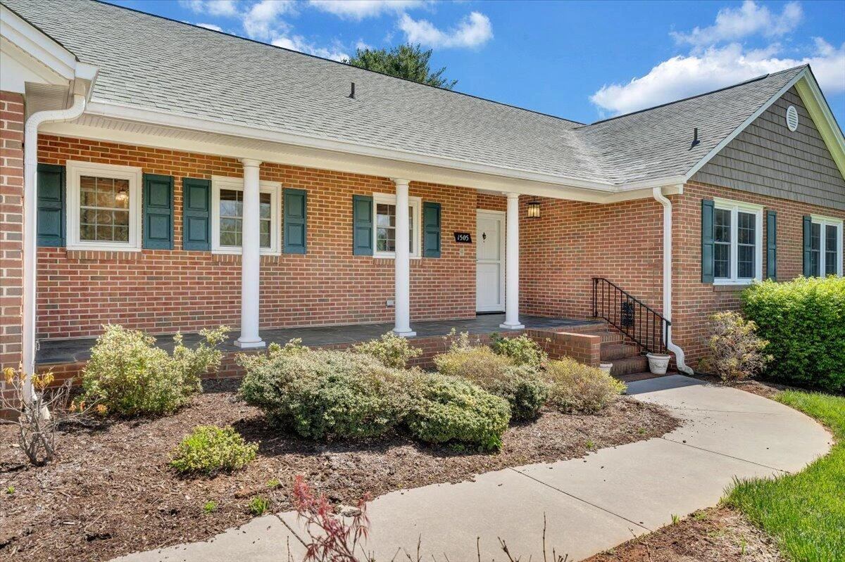1505 Meadowview LN - Photo 96