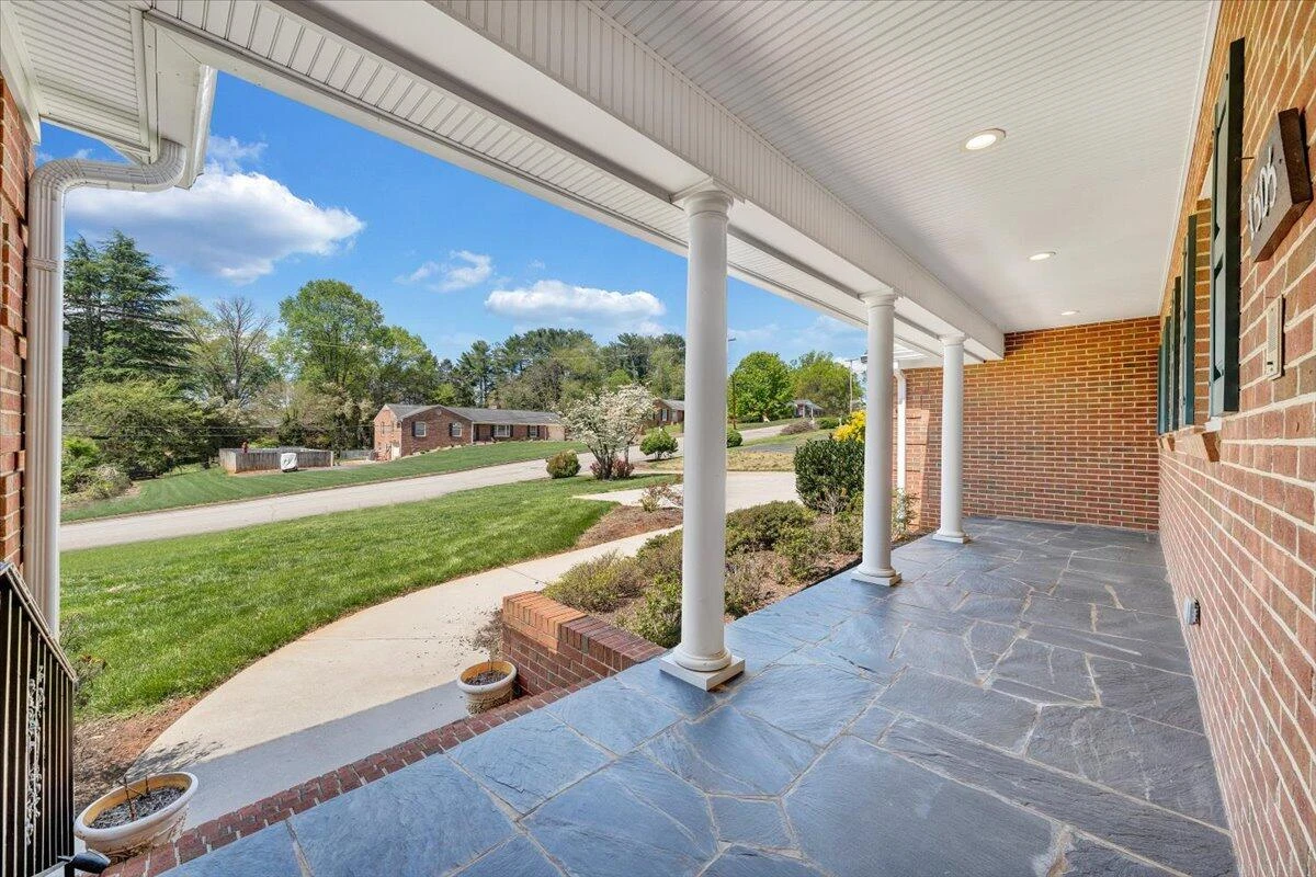 1505 Meadowview LN - Photo 97