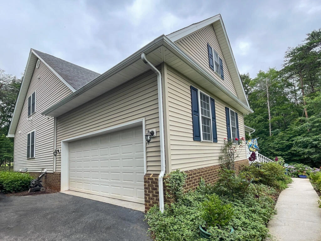 115 Armistead LN - Photo 2