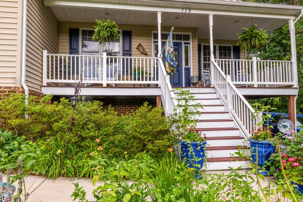 115 Armistead LN - Photo 6