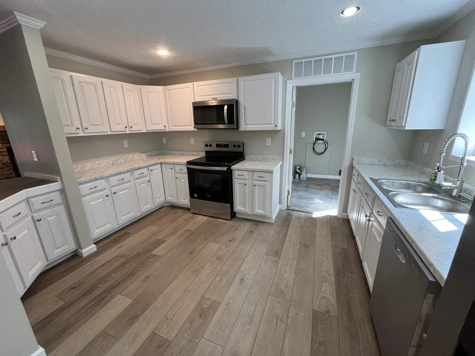 342 Montevista RD - Photo 5