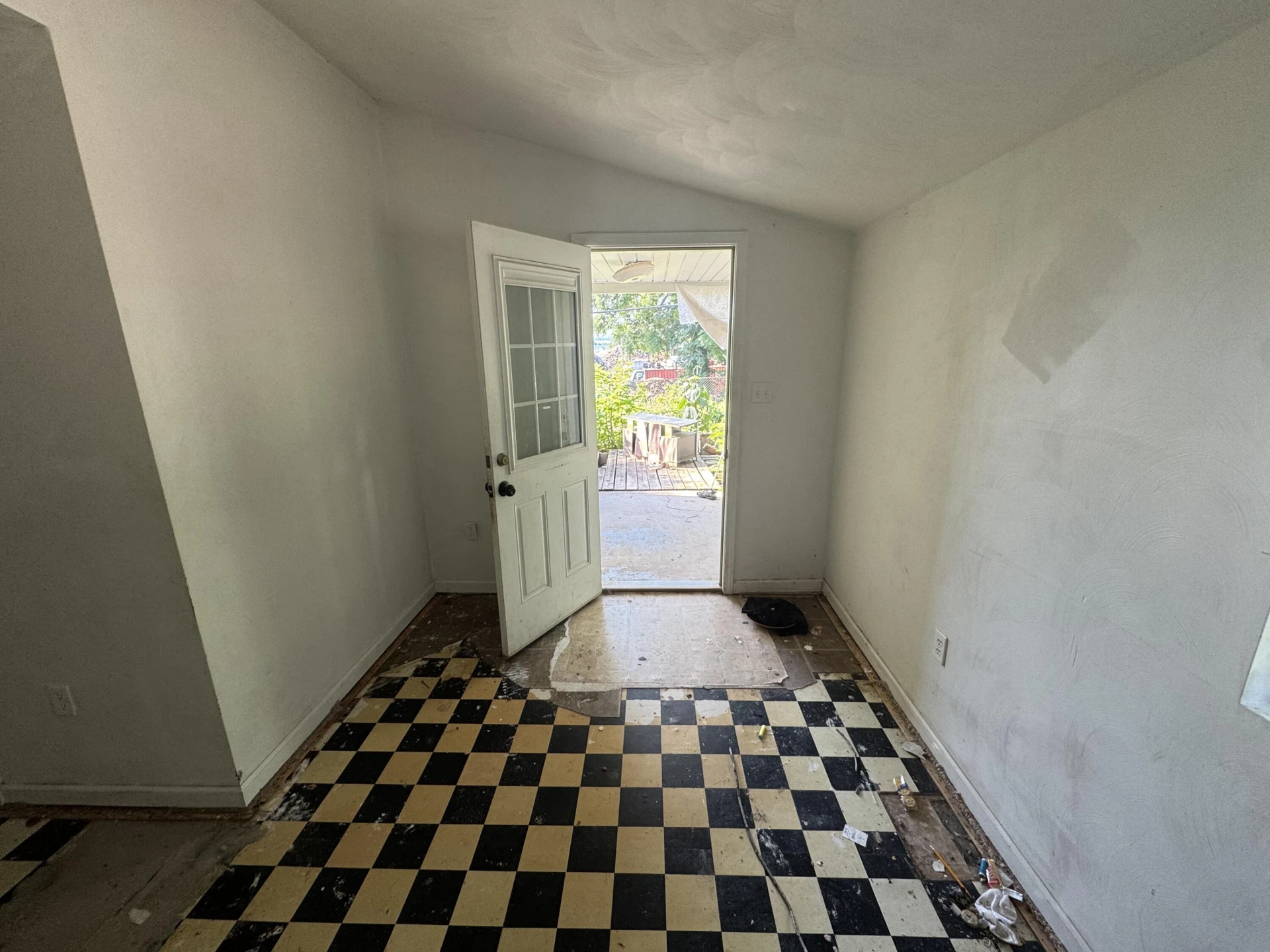 2208 Plantation RD - Photo 5