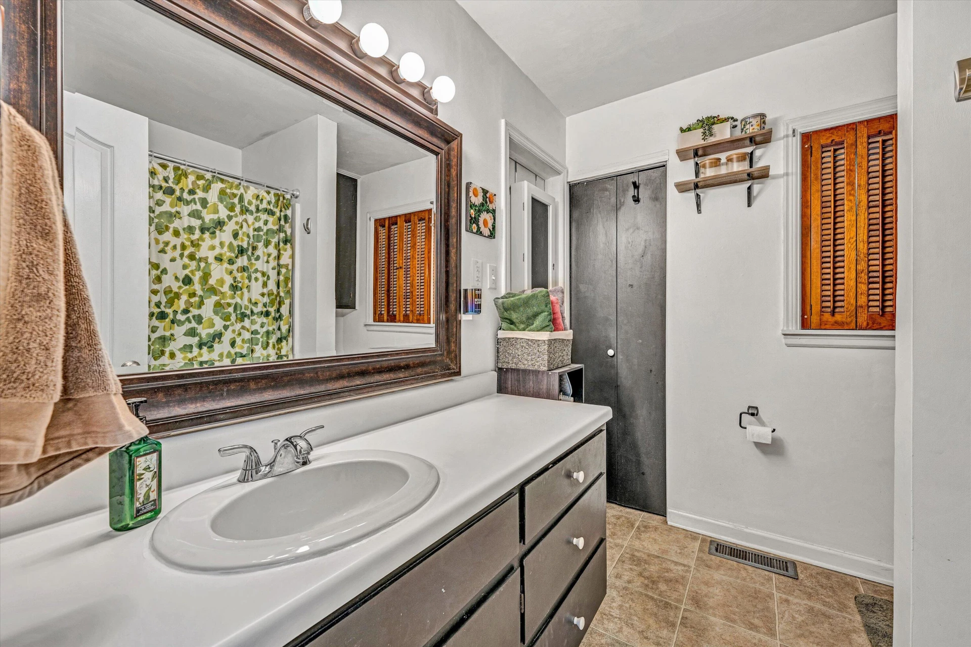 705 Hugh AVE - Photo 15