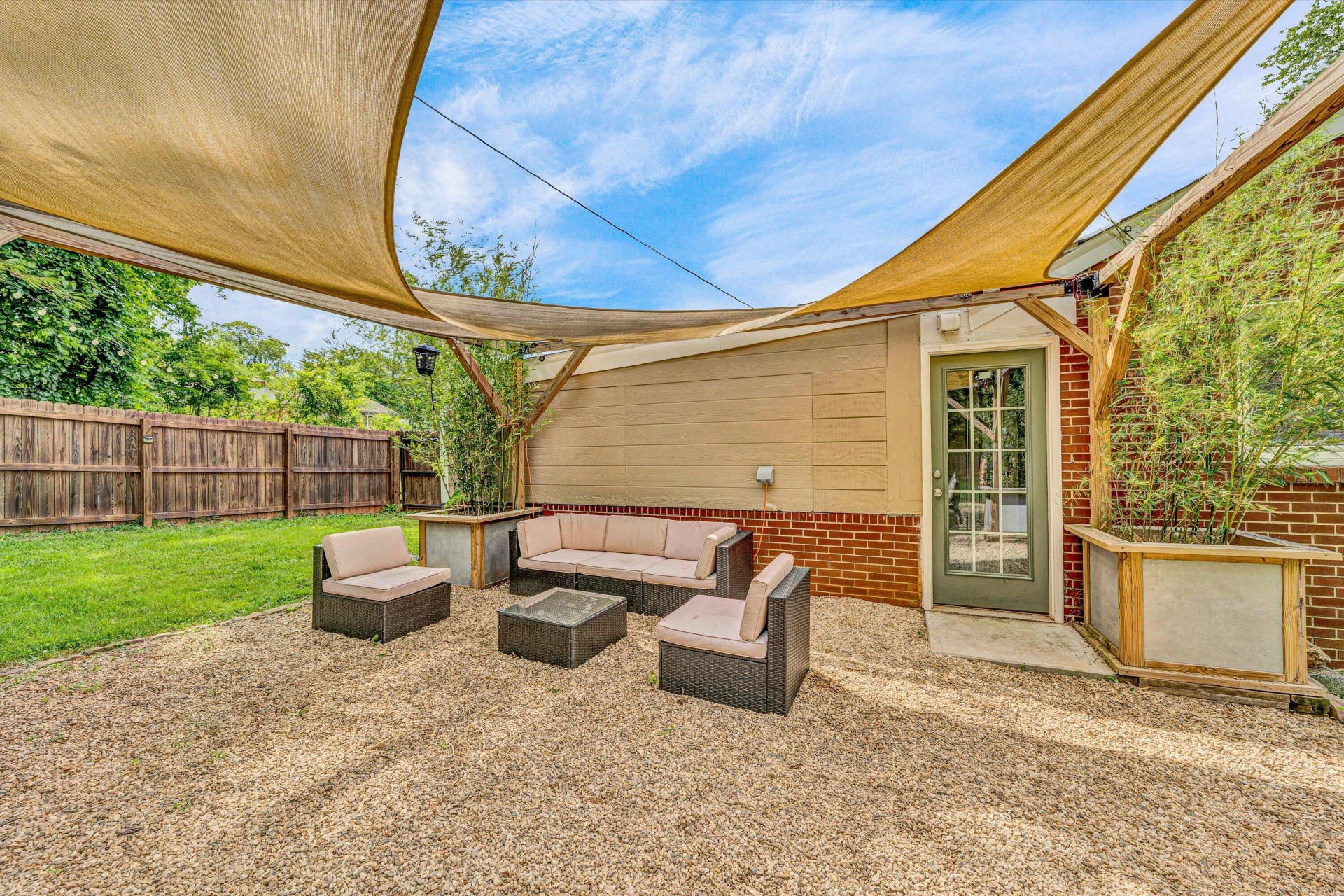 705 Hugh AVE - Photo 22