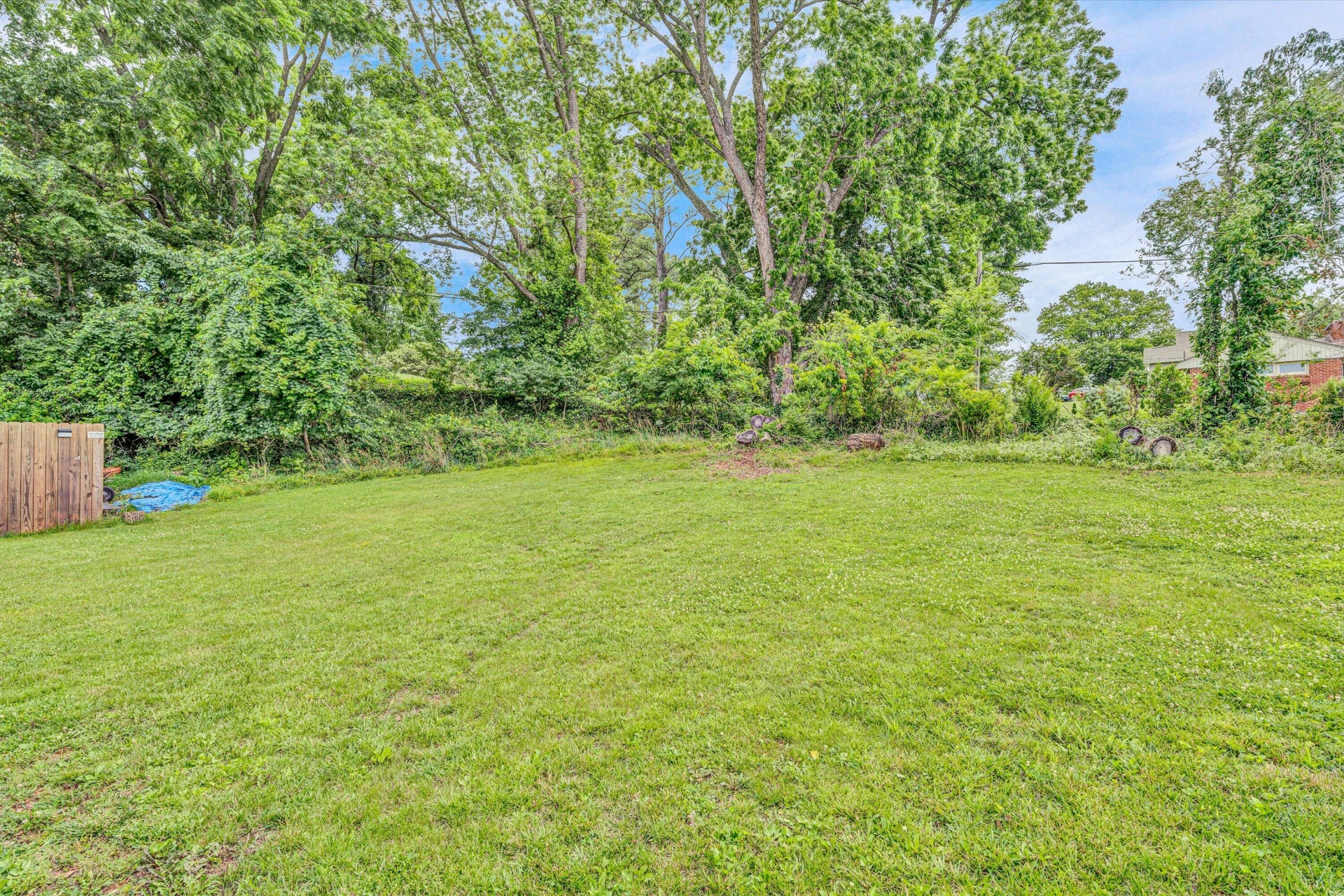 705 Hugh AVE - Photo 26