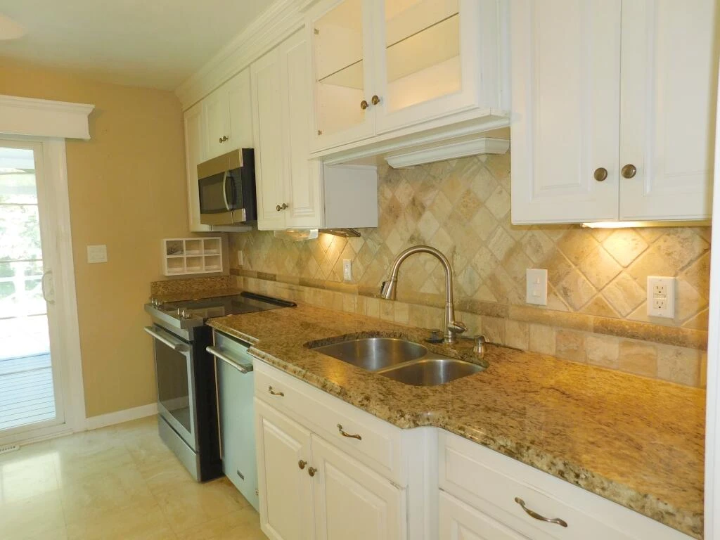 4029 Kentland DR - Photo 8