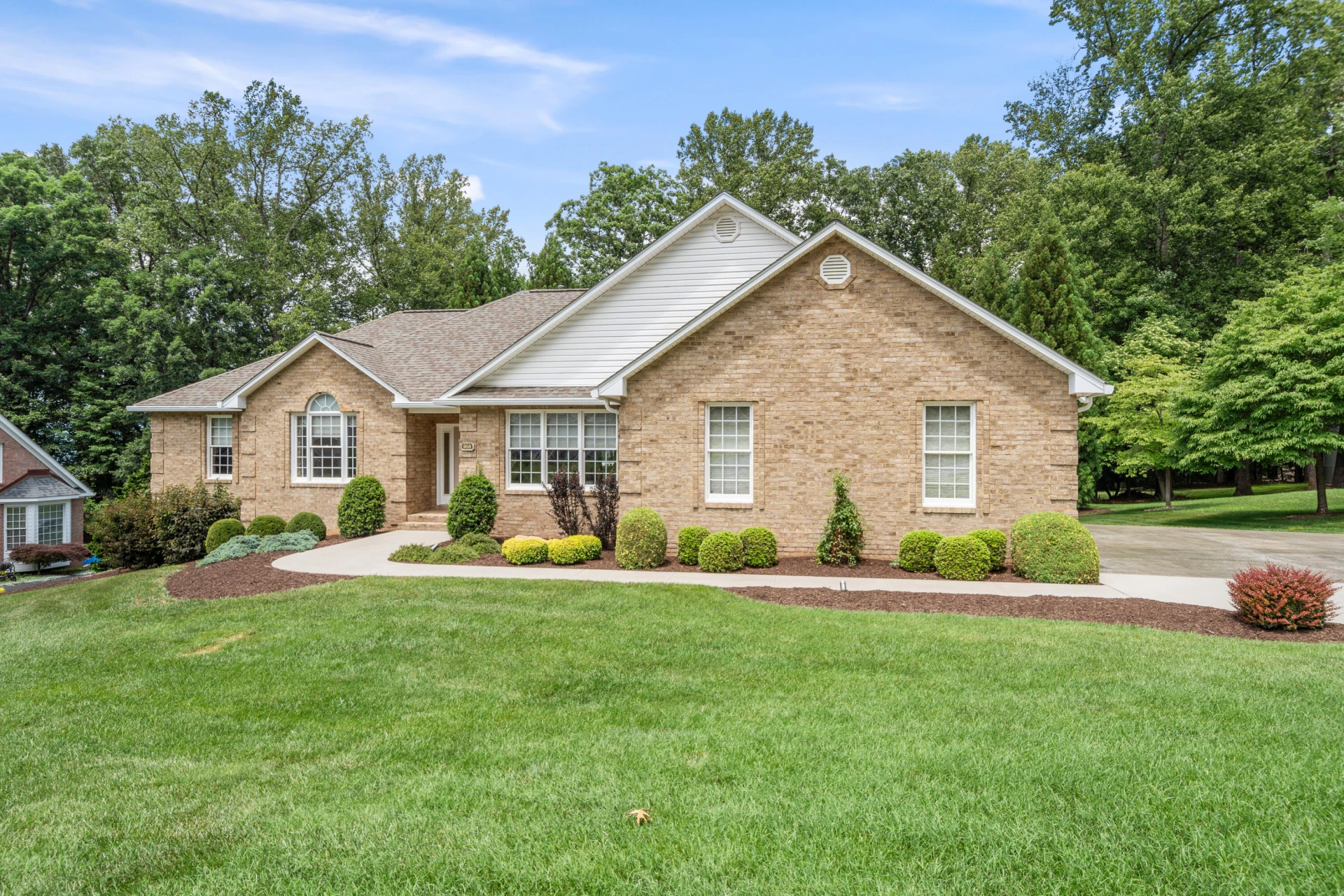 959 Highland DR
