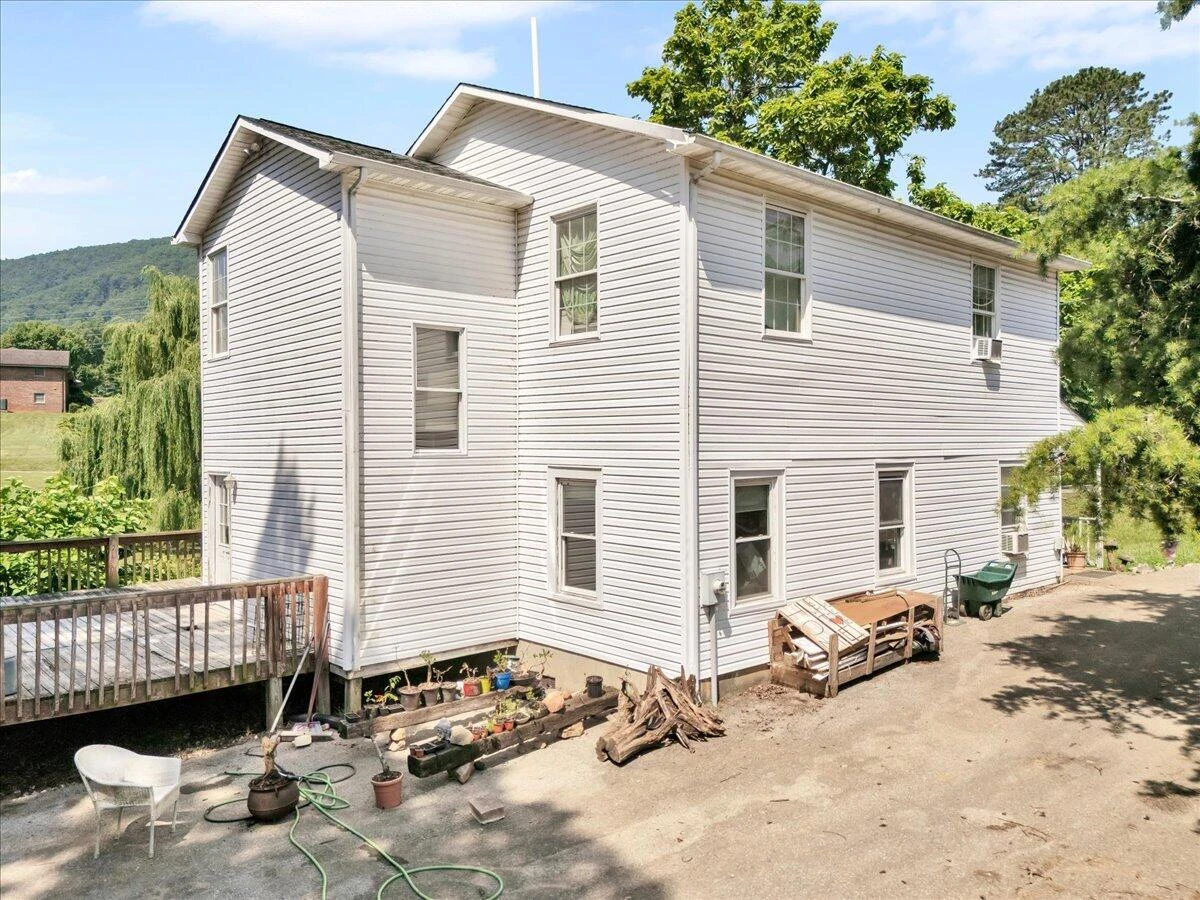 4090 Rockingham BLVD - Photo 22