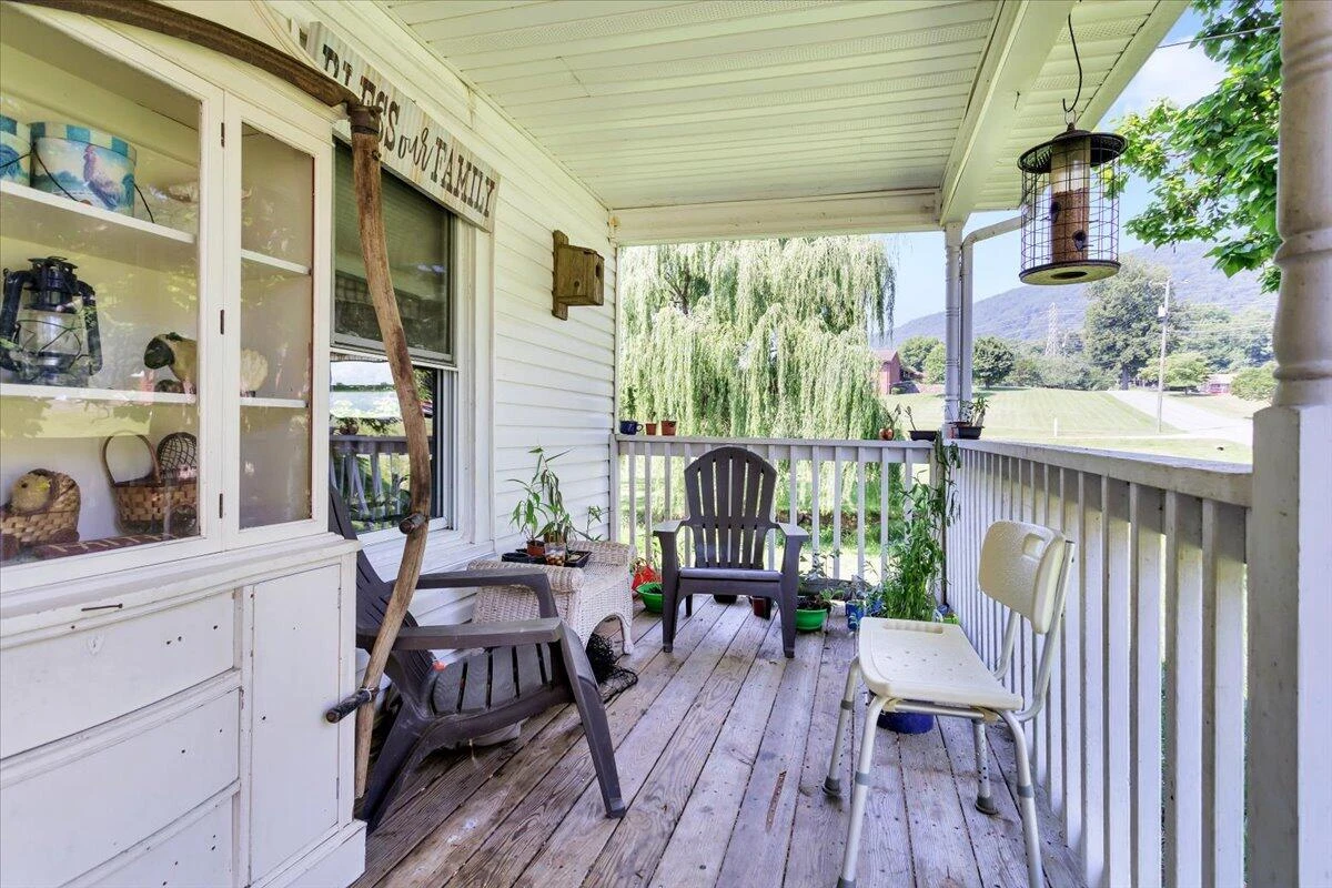 4090 Rockingham BLVD - Photo 4