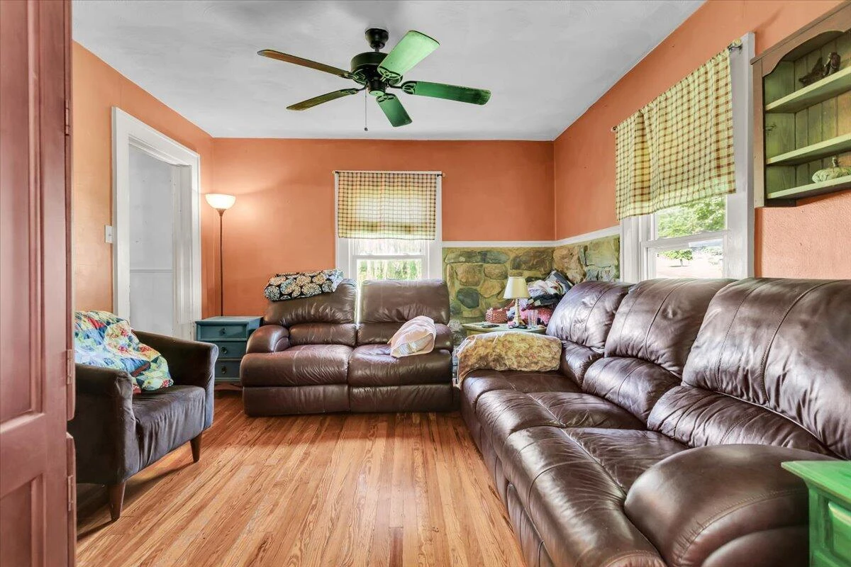 4090 Rockingham BLVD - Photo 6