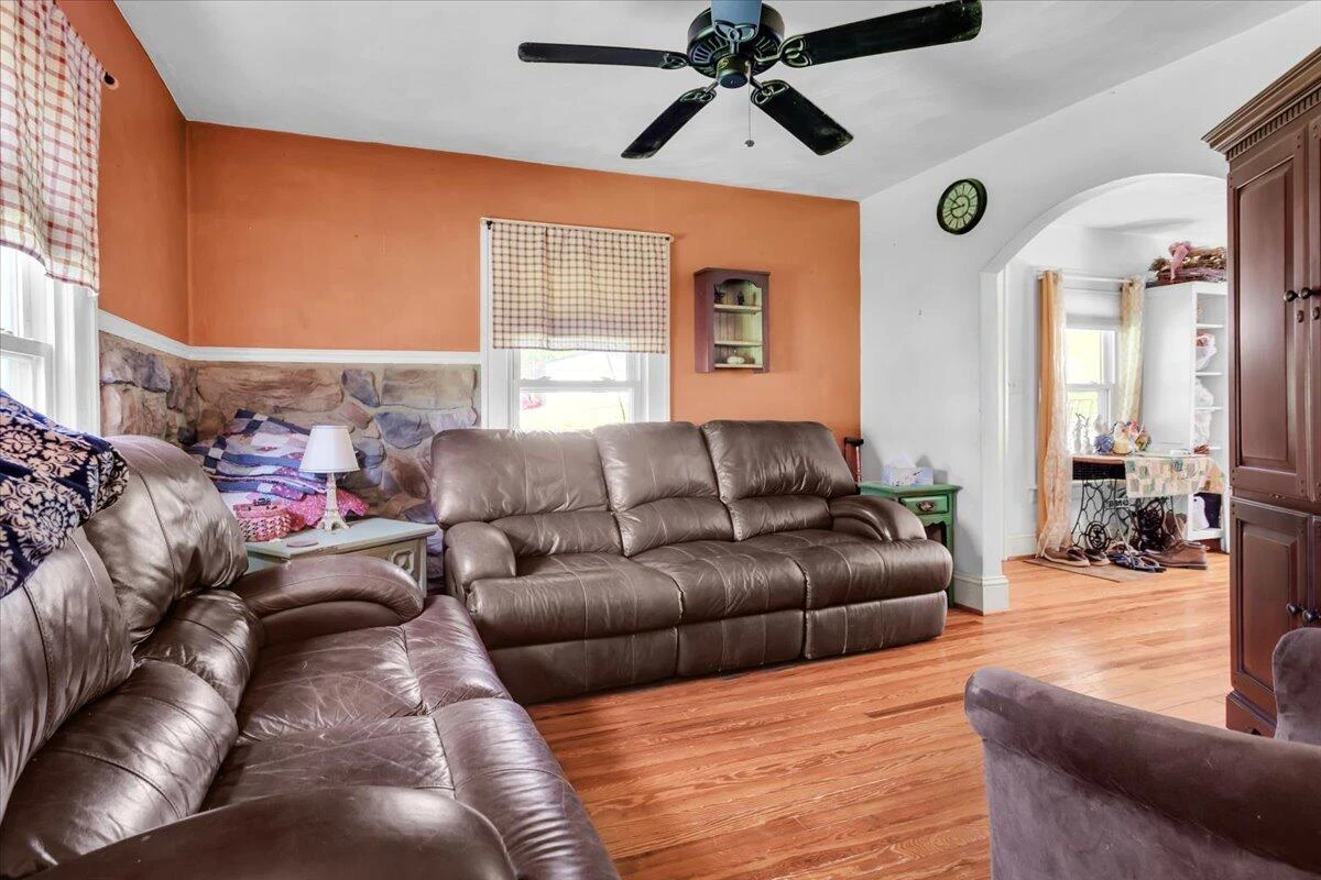 4090 Rockingham BLVD - Photo 7