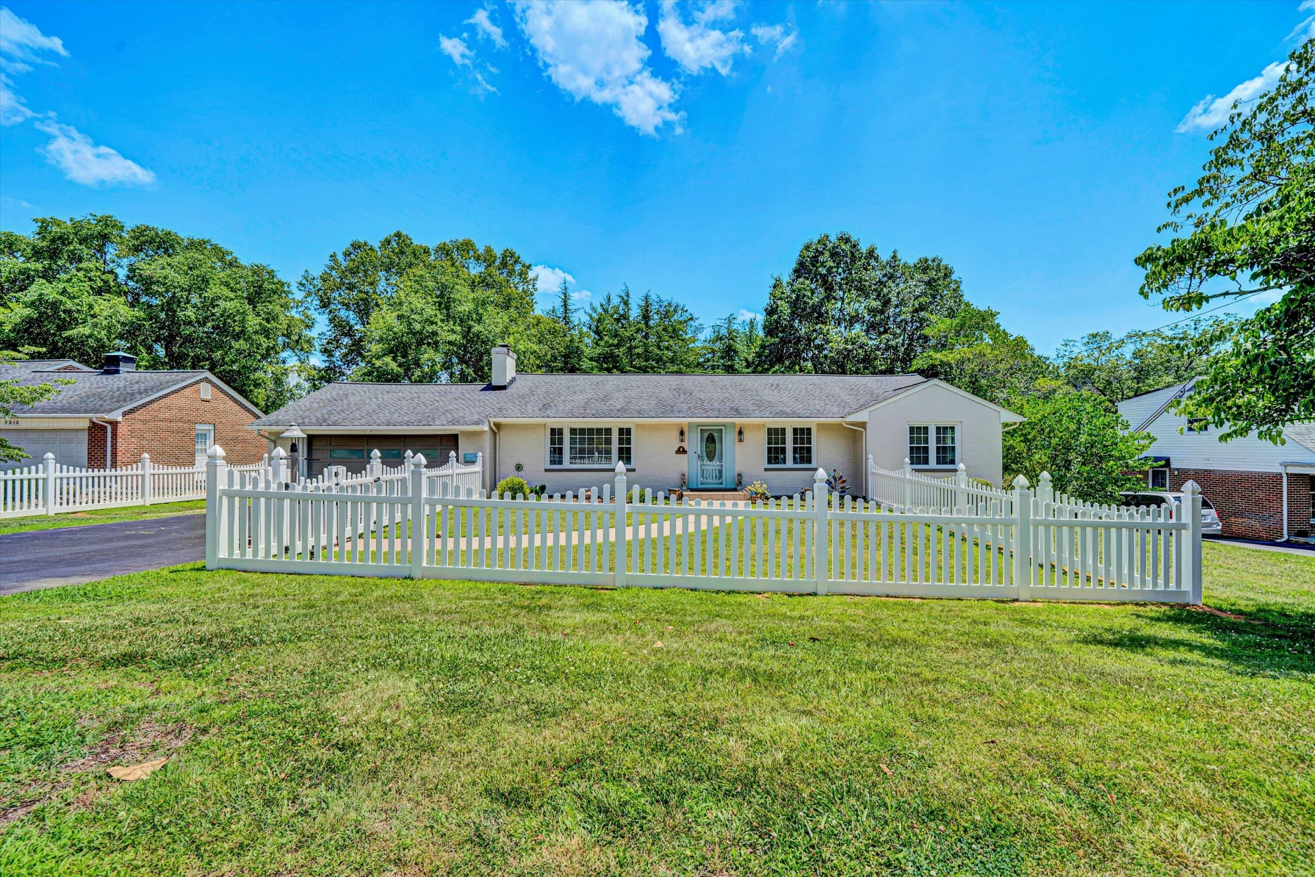 3220 Pasley AVE