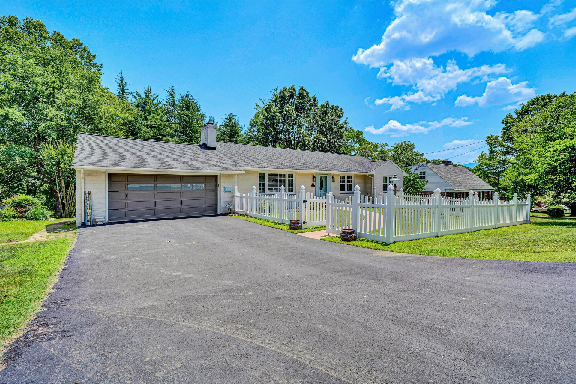3220 Pasley AVE - Photo 2