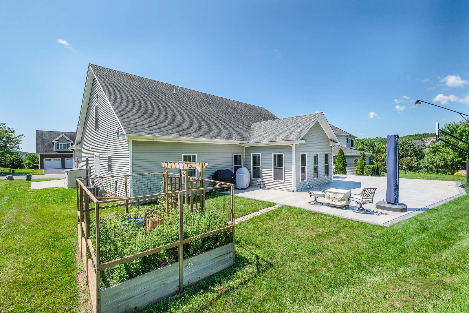5681 Sullivan LN - Photo 9