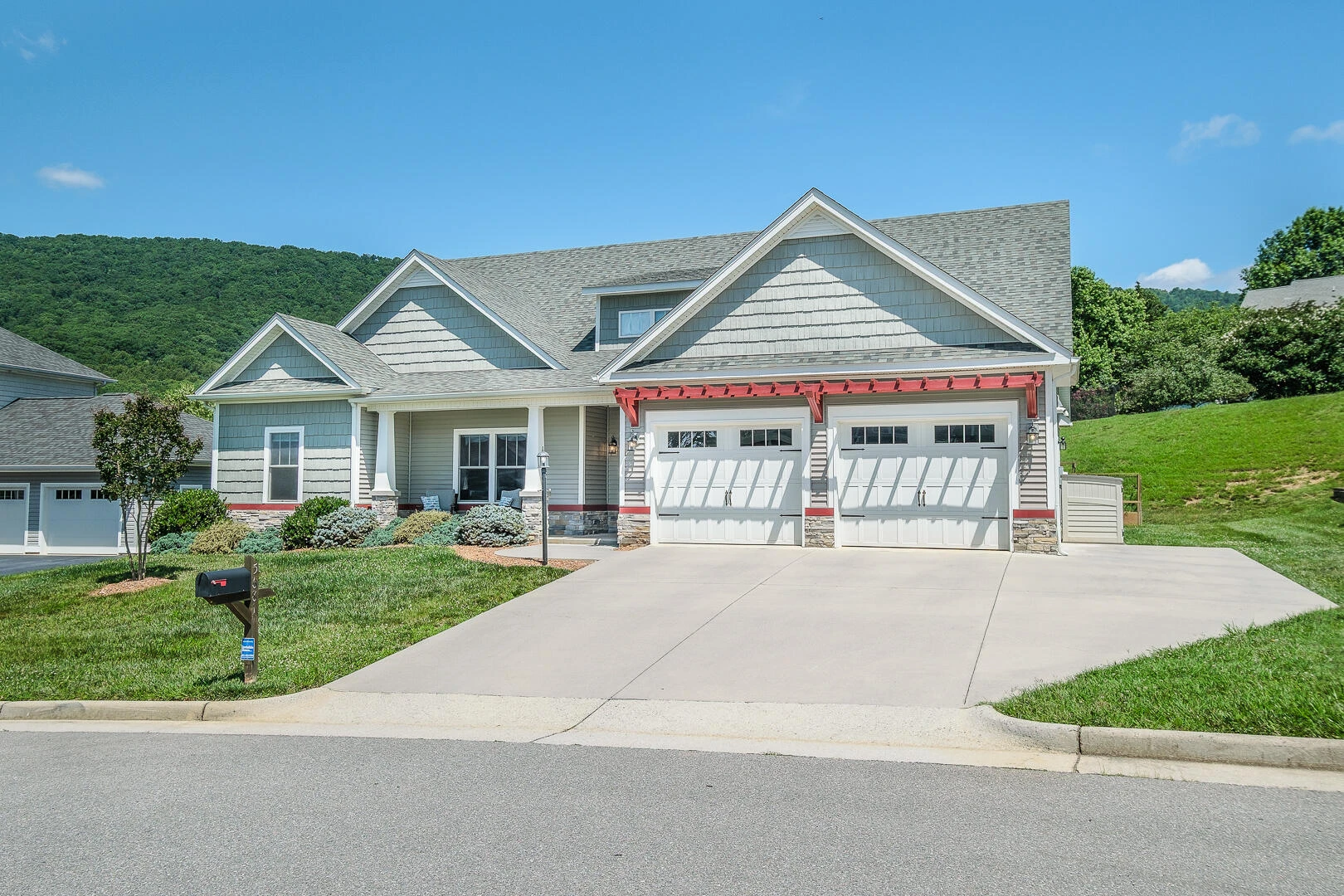 5681 Sullivan LN - Photo 11