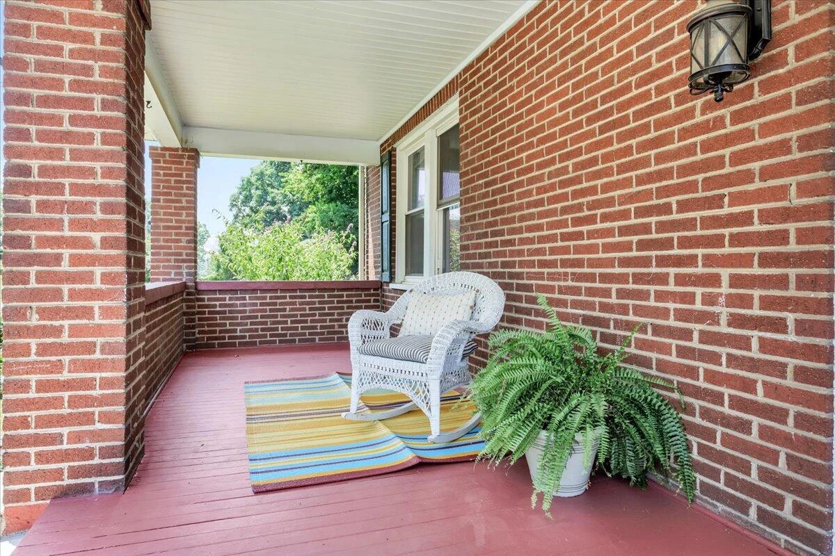 2126 Colgate ST - Photo 9