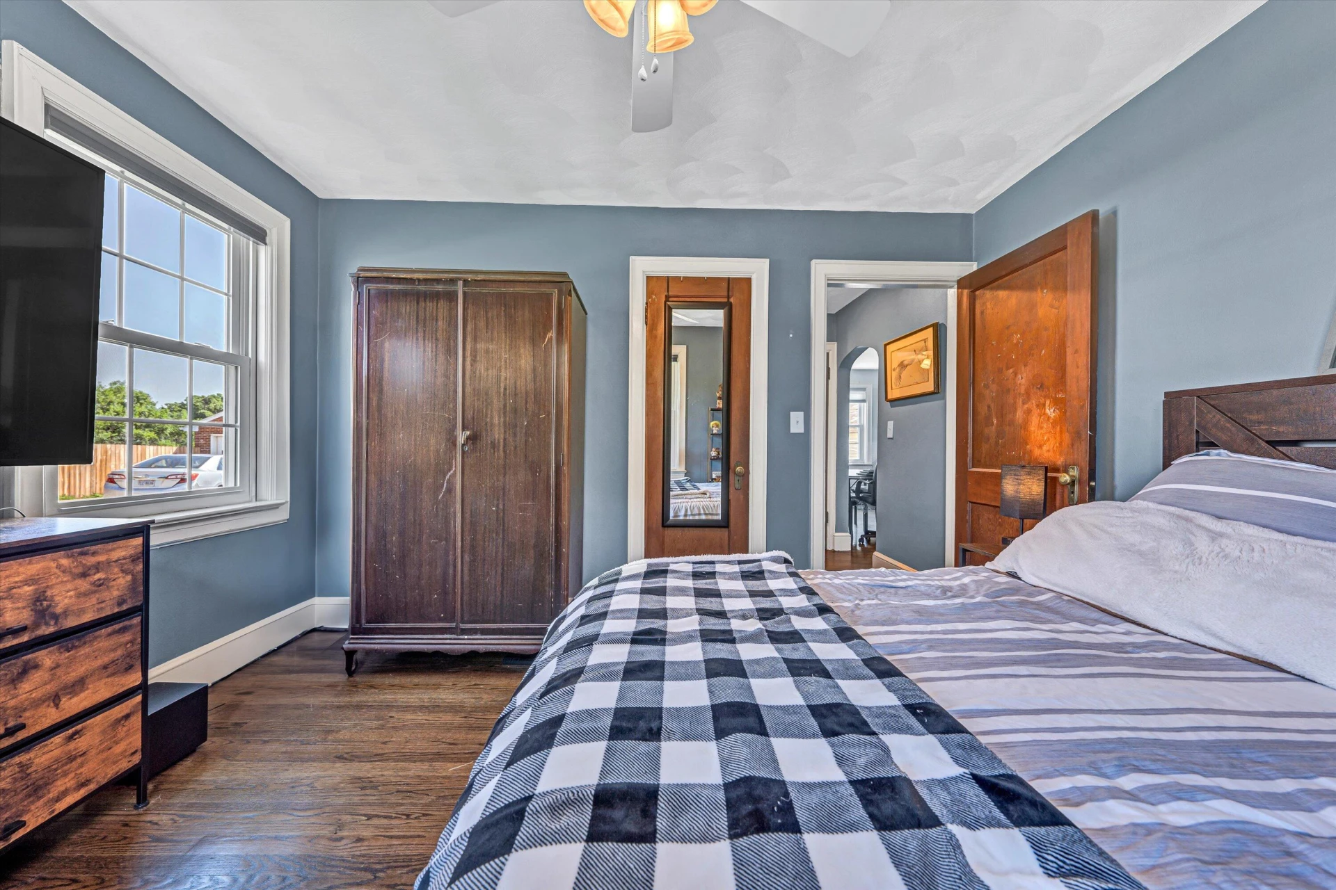 2208 Kenwood BLVD - Photo 18