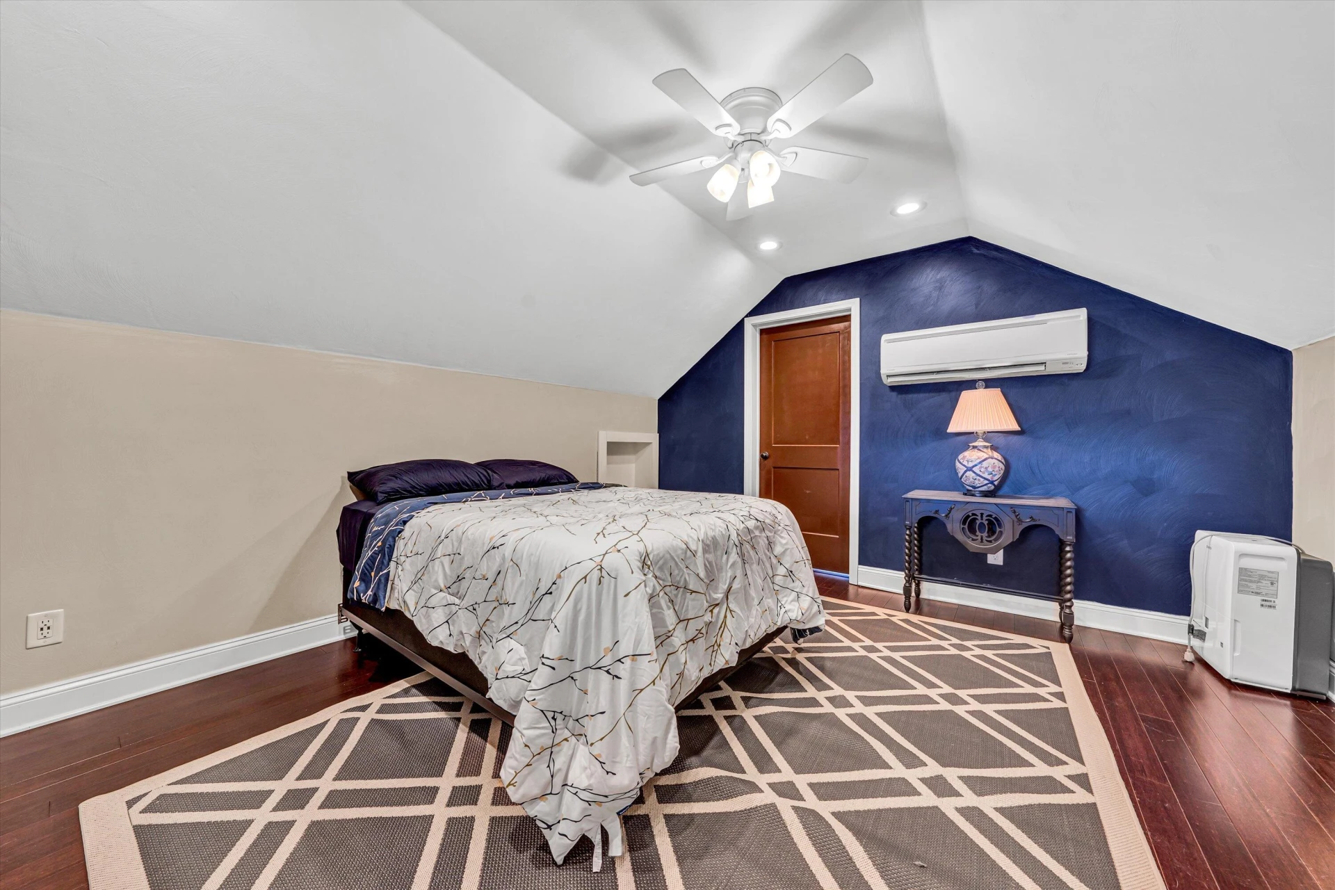 2208 Kenwood BLVD - Photo 22