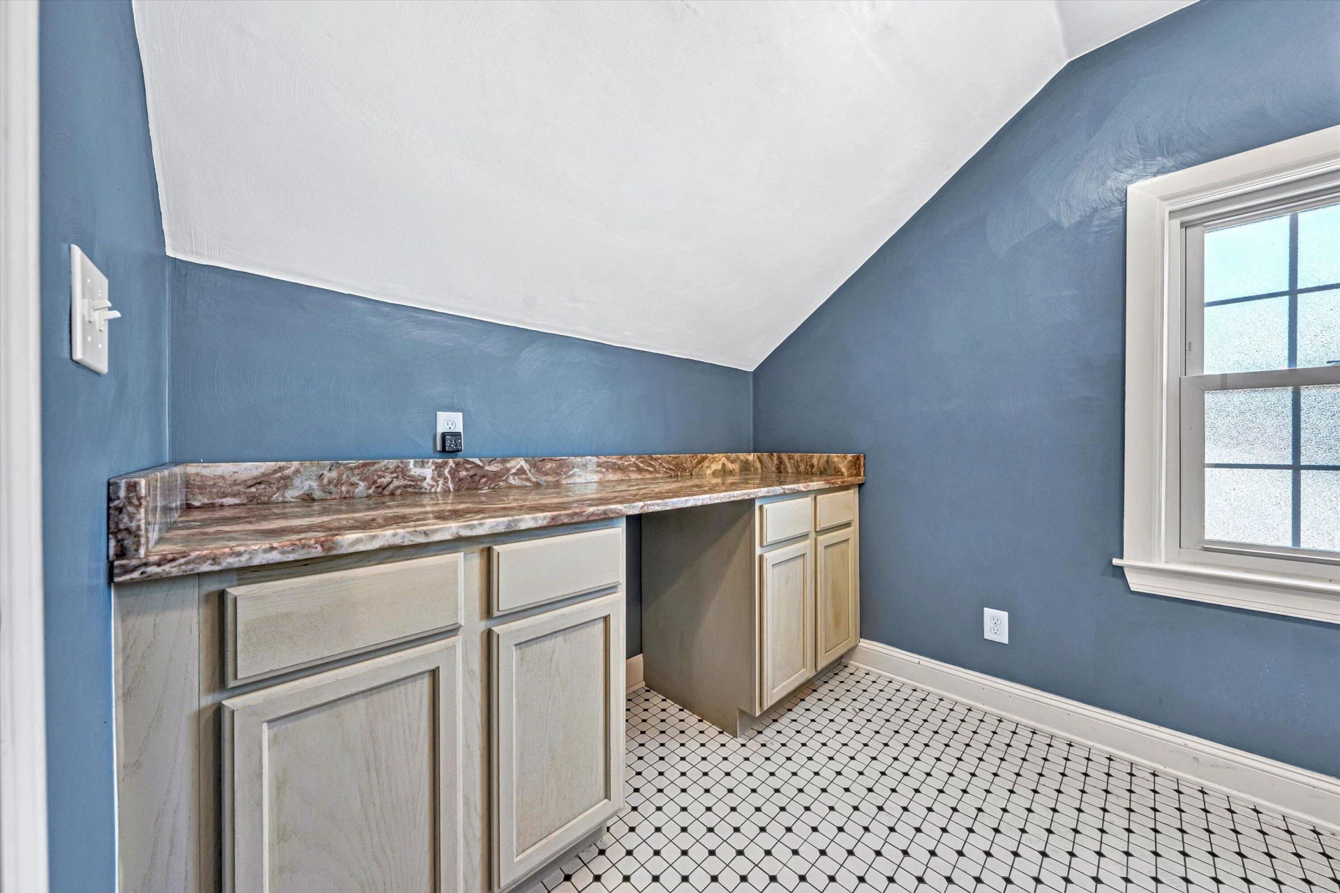 2208 Kenwood BLVD - Photo 27