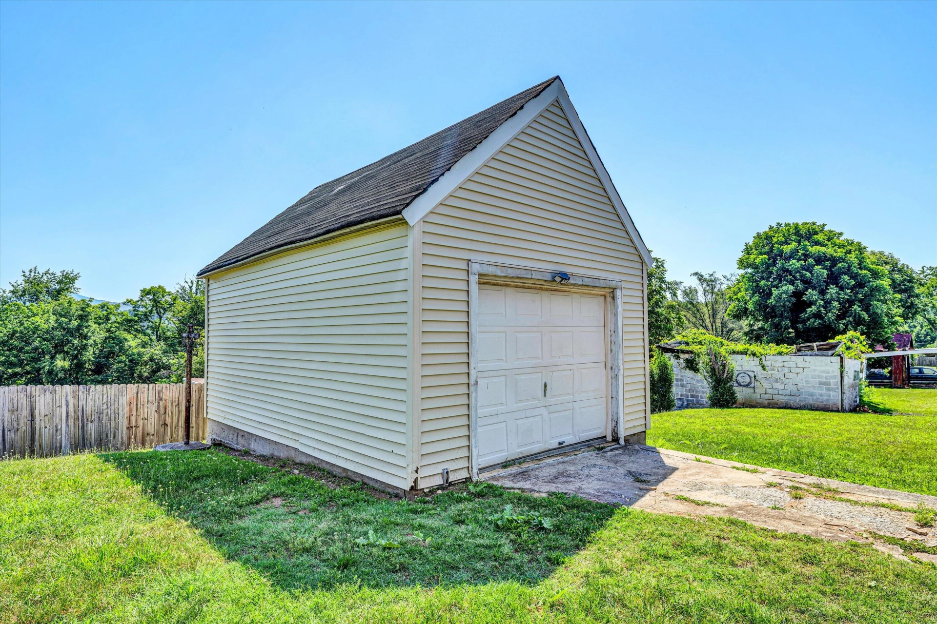 2208 Kenwood BLVD - Photo 38