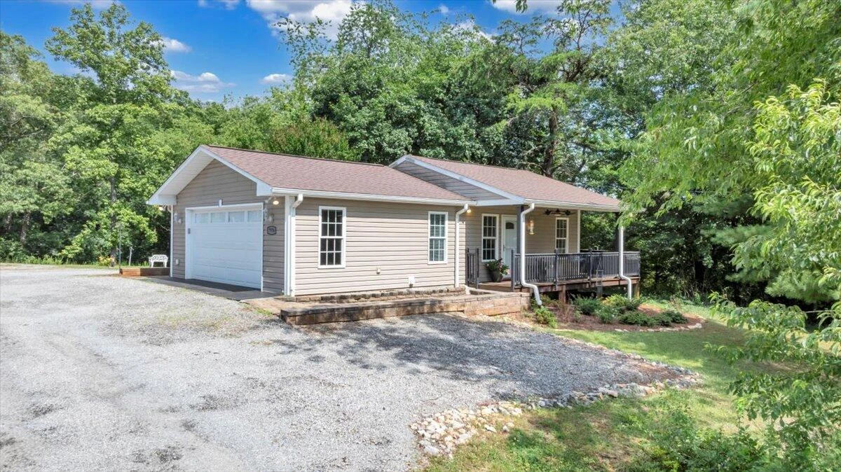 7976 Grassy Hill RD