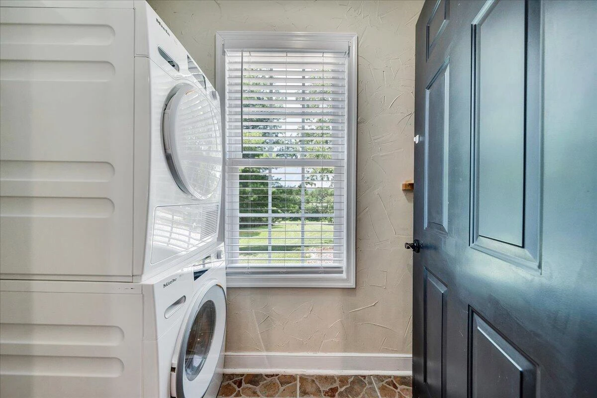 7976 Grassy Hill RD - Photo 11