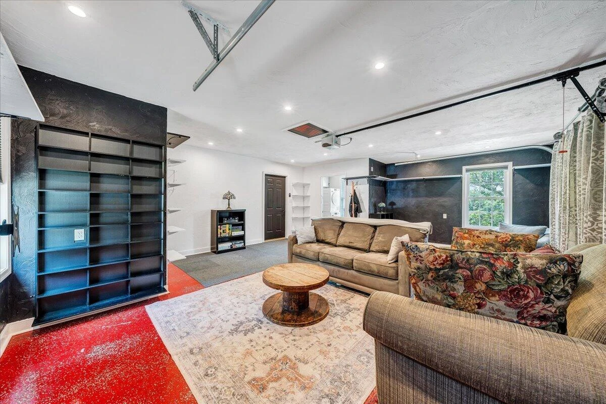 7976 Grassy Hill RD - Photo 12