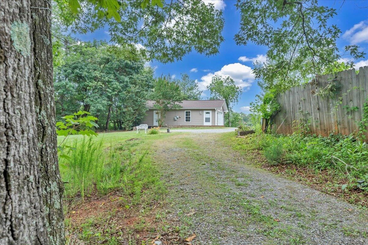 7976 Grassy Hill RD - Photo 32