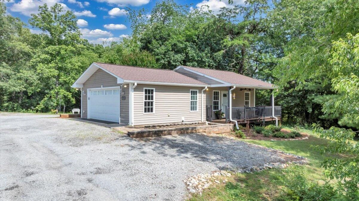 7976 Grassy Hill RD - Photo 74