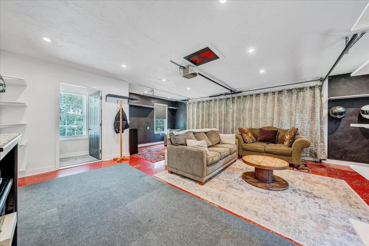 7976 Grassy Hill RD - Photo 9