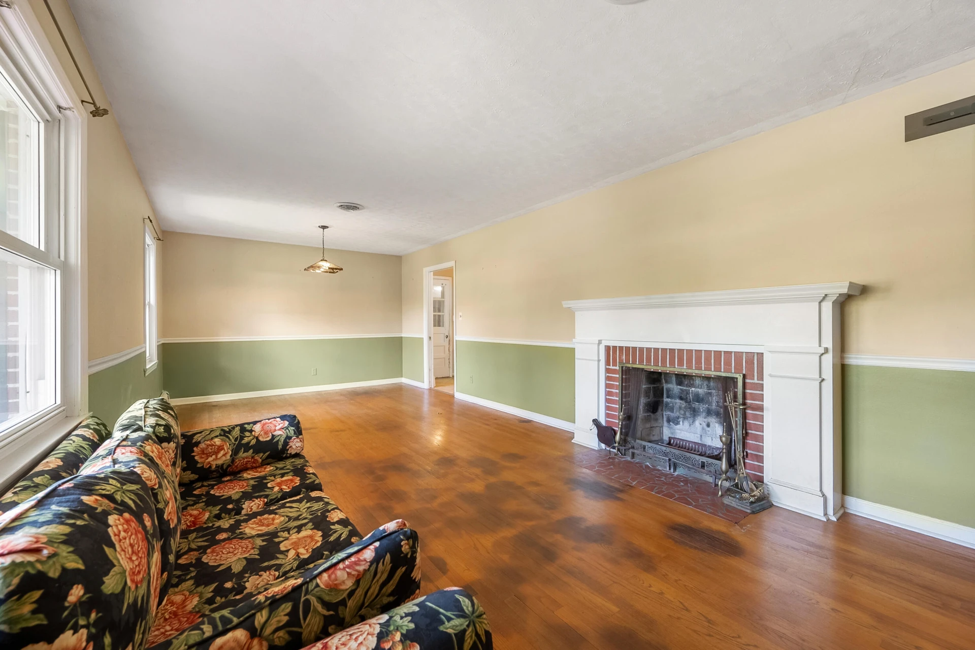 201 Woods Gap RD - Photo 4